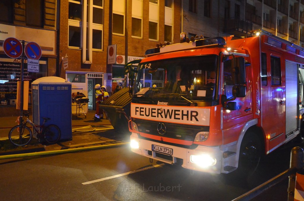 Feuer 2 Koeln Neustadt Sued Aachenerstr P05.JPG - Miklos Laubert